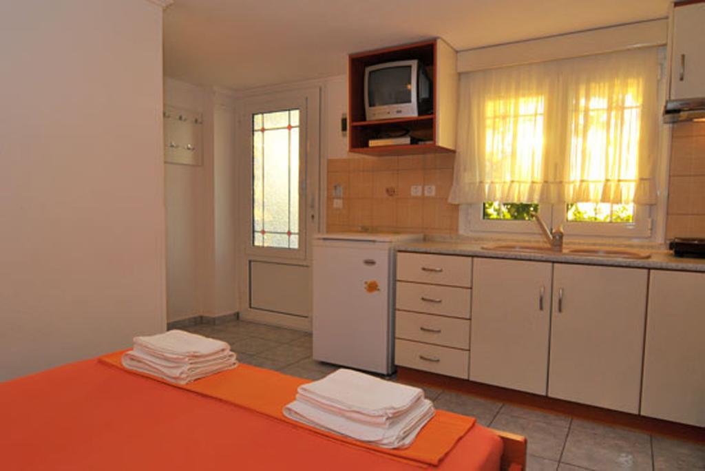 Sunset Studios Skala Marion Quarto foto